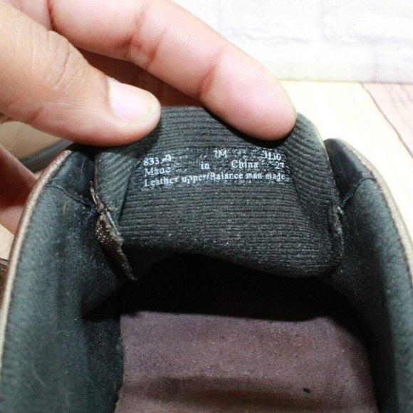 Clarks Brown Leather Slip On Hook & Loop Flat Loafer Shoes Size 7 Medium - Picture 8 of 9